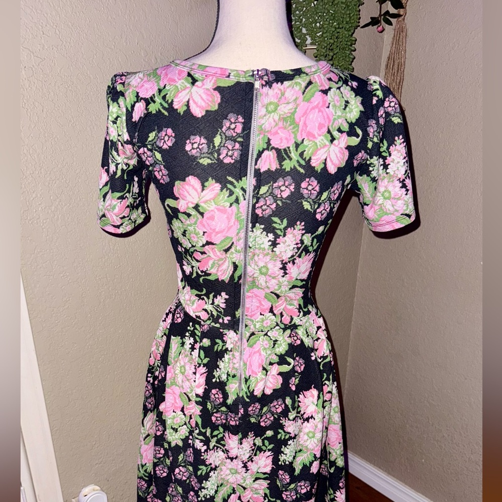 LulaRoe Amelia Floral Fit & Flare Dress - W S, Black Pink Bloom Vibes - Picture 4 of 5
